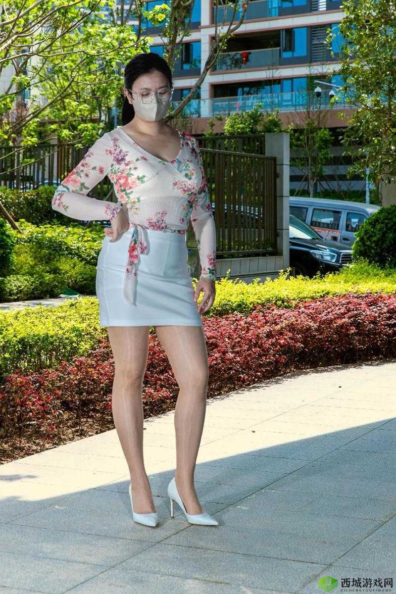 探索丰满美女BBV搡BBB搡的时尚魅力与流行趋势，揭秘当下最受欢迎的风格与搭配技巧